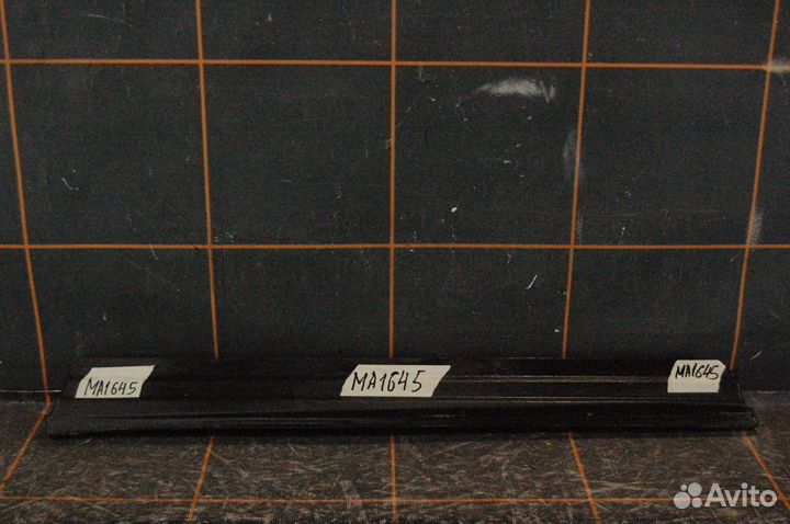 Накладка двери передней правой - Lexus NX