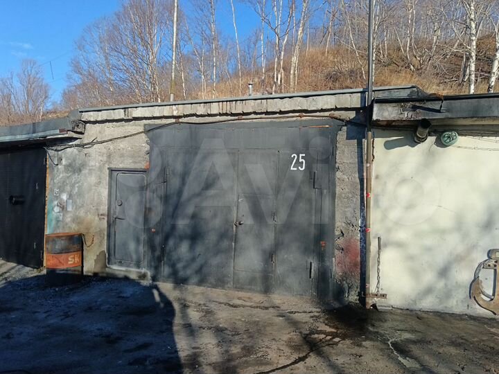 Гараж, > 30 м²