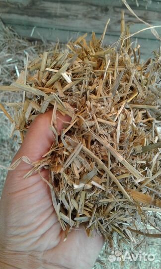 Солома в мешках и тюках