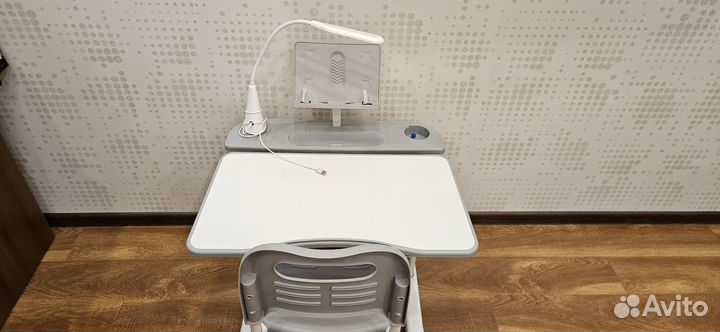 Комплект парта / стол и стул Anatomica