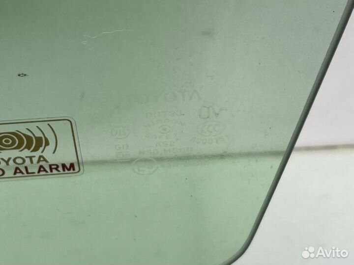 Стекло двери переднее левое Toyota Land Cruiser