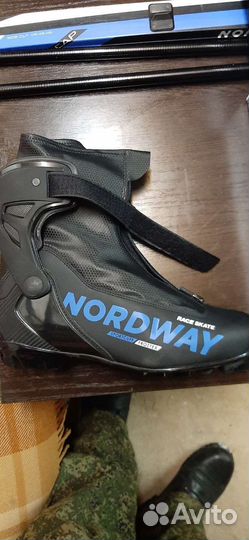 Лыжные ботинки