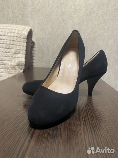 Женская одежда и обувь