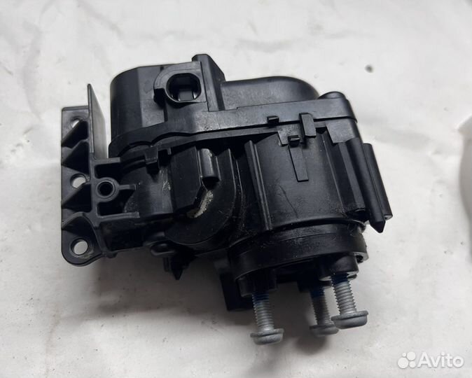 Моторчик правый зеркала Toyota Camry 70