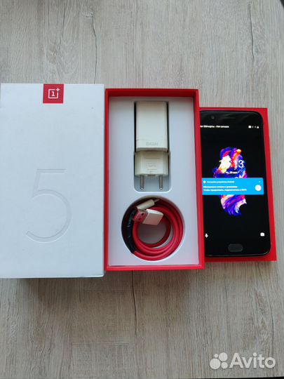 OnePlus 5, 8/128 ГБ