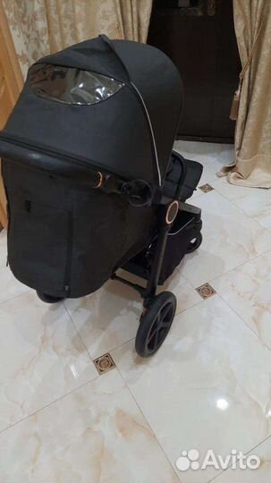 Прогулочная коляска новая