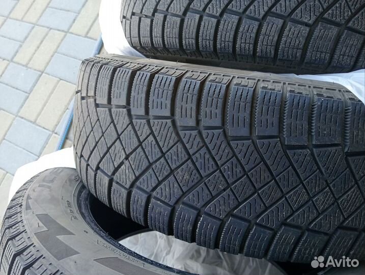 Pirelli Ice Zero FR 205/60 R16 96T