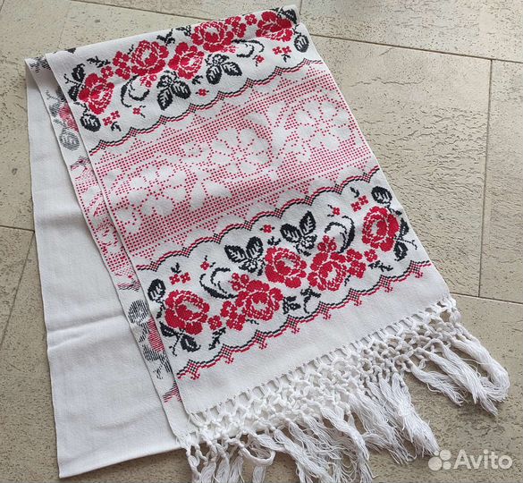 Дорожка на обеденный стол