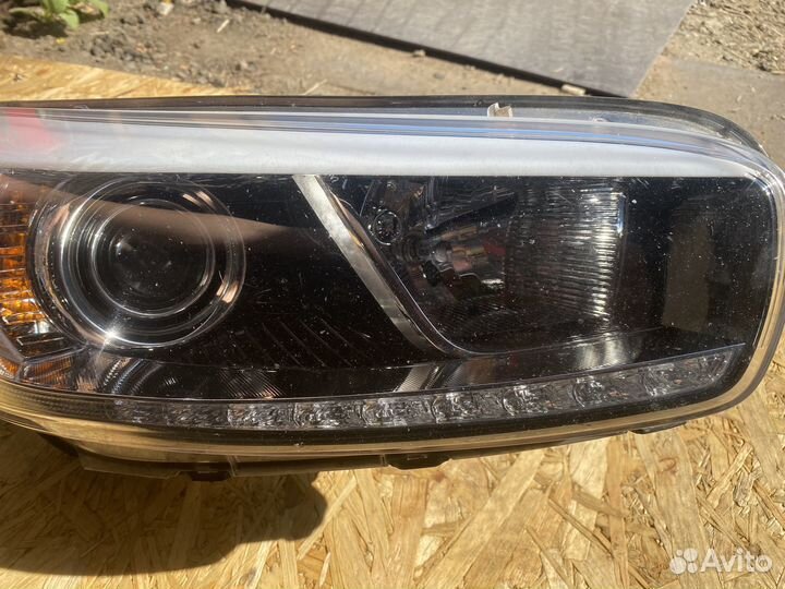Фара правая ксенон Kia Ceed 2 JD