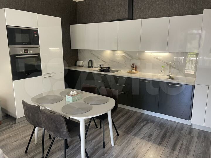 Квартира-студия, 60 м², 2/5 эт.