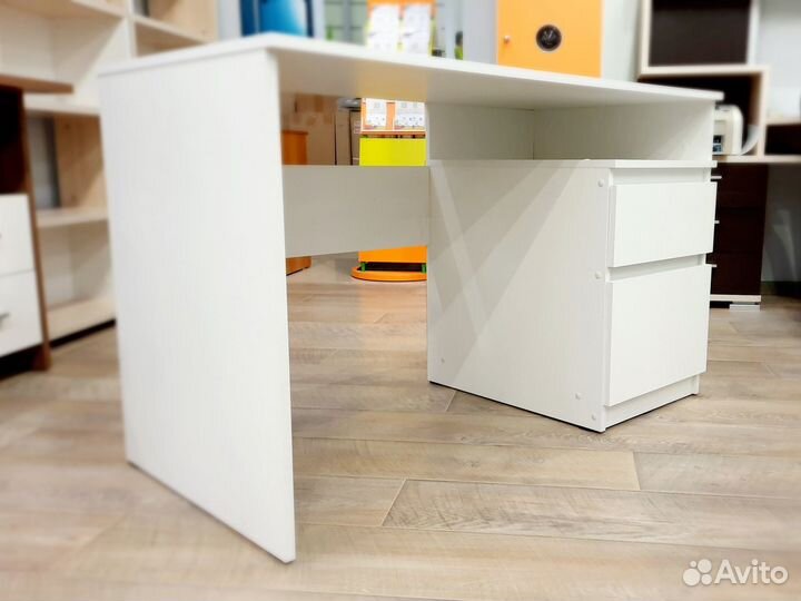 Белый письменный стол для школьника как IKEA NEW