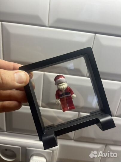 Лего человечек в рамке