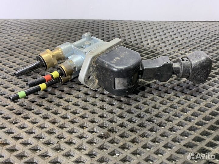 Кран ручного тормоза Daf 95XF