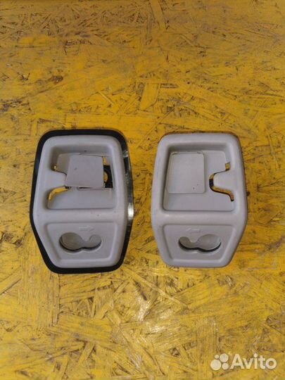 Крепеж ролеты (сетки) Volvo Xc90 C71 D5244T4 2009