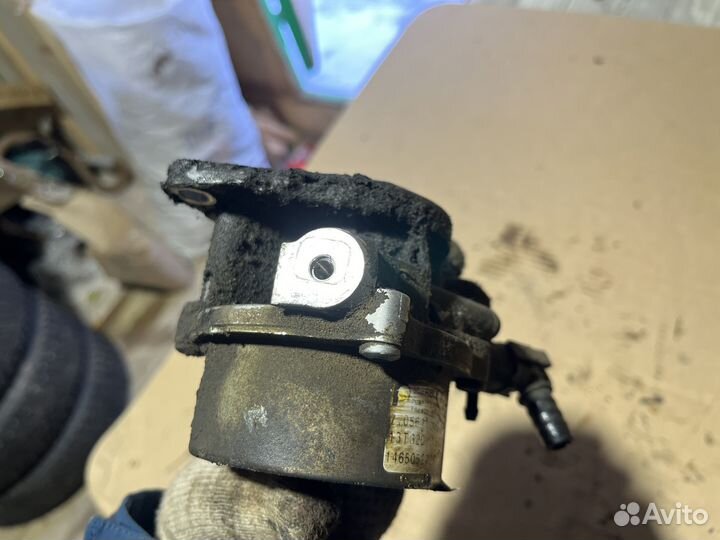 Насос вакуумный Рено Дастер дизель