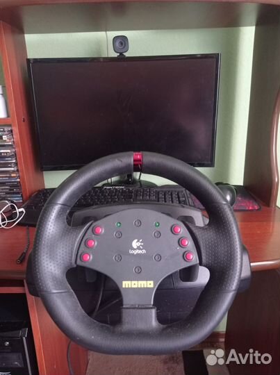 Игровой руль logitech momo racing