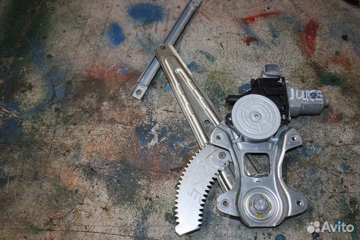 Моторчик стеклоподьёмника задний nissan juke (F15)