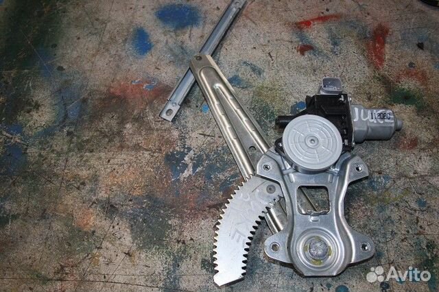 Моторчик стеклоподьёмника задний nissan juke (F15)