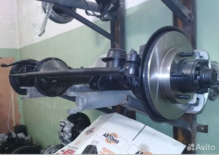 Моcт пepeдний в сборe на УАЗ Хaнтeр