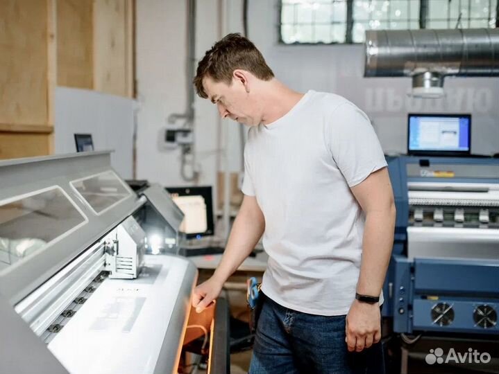 Стенды с кармашками/ Таблички/ Уголки потребителя