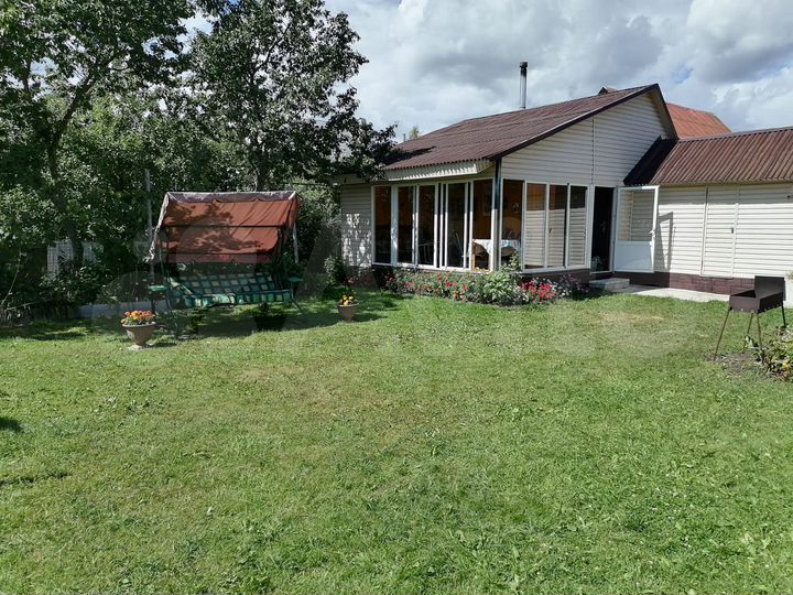 Дом 185,6 м² на участке 12,9 сот.