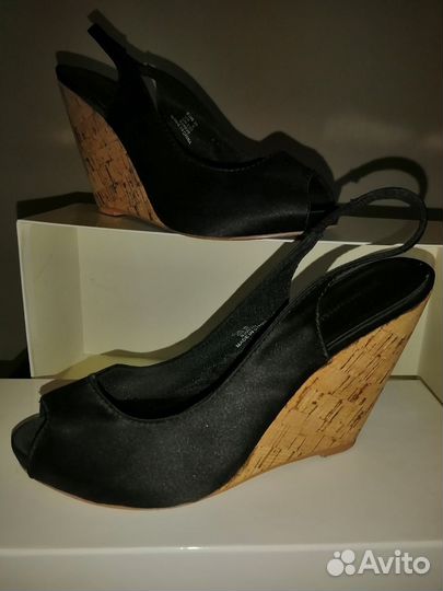 Босоножки женские