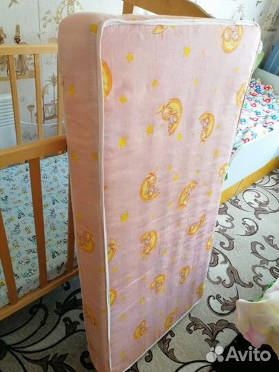 Кроватка детская с матрасом