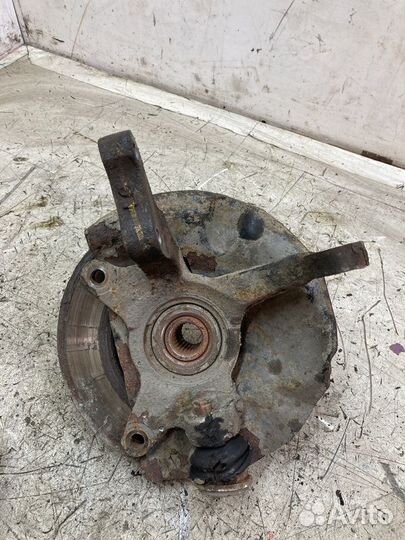 Кулак поворотный передний правый Hyundai Accent