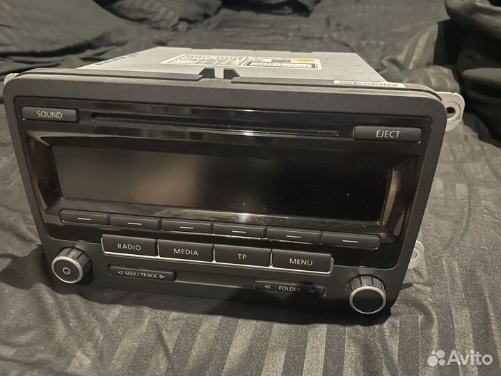 Штатная магнитола на volkswagen amarok