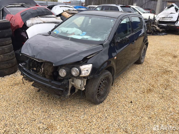 Chevrolet aveo т300 передняя правая дверь