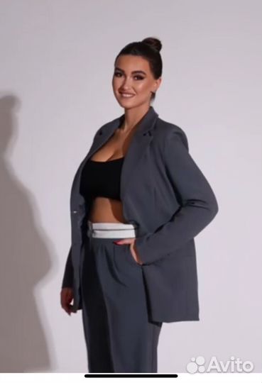 Костюм брючный серый