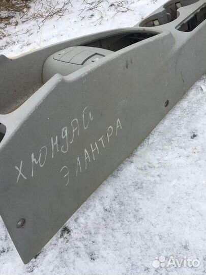 Подлокотник на Hyundai Elantra