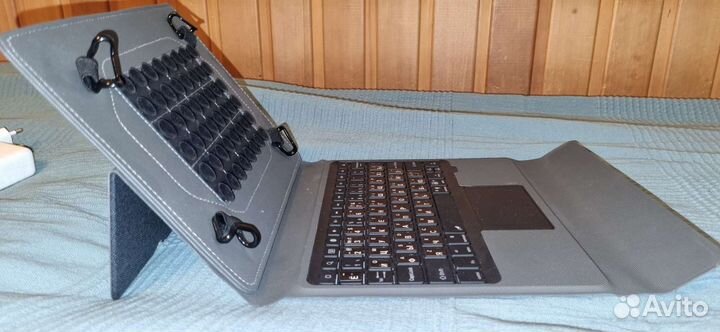 Чехол с клавиатурой для планшета