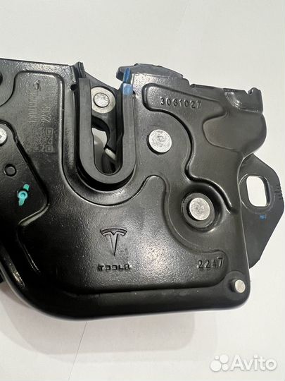 Замок капота tesla model Y model 3