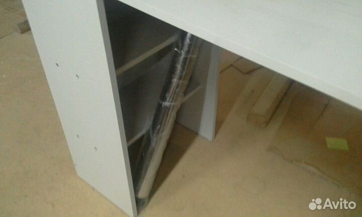 Стол маникюрный складной