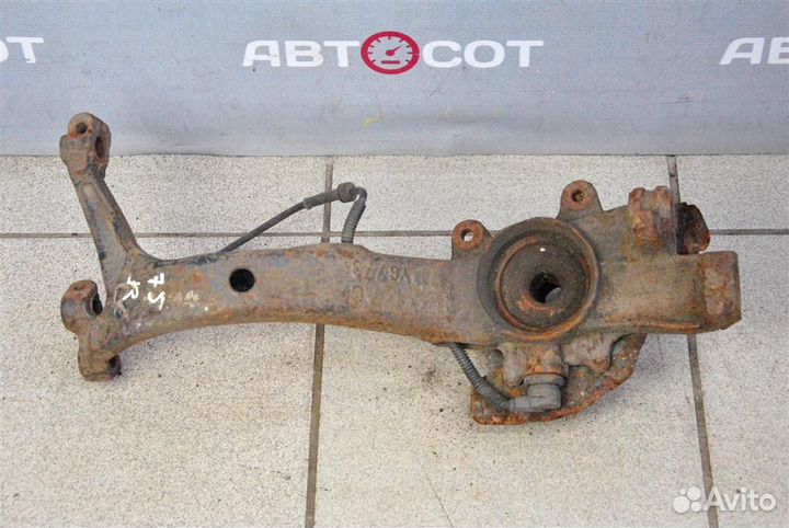 Кулак поворотный передний правый VW Passat B5+ (2