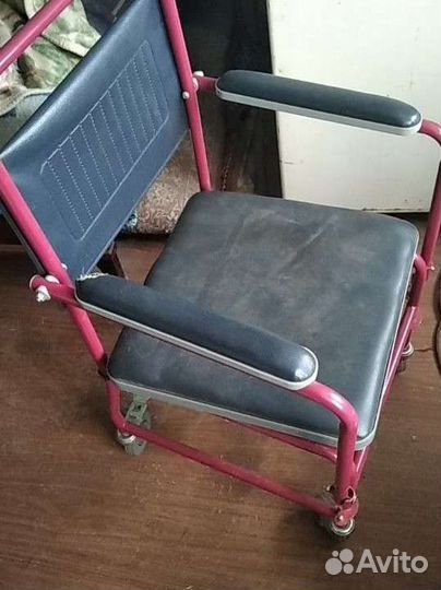 Стул-кресло для инвалида, костыли