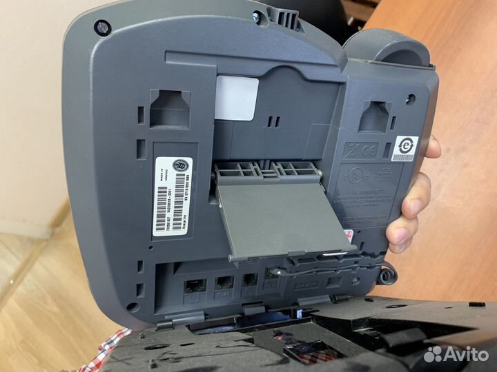 Телефон Avaya