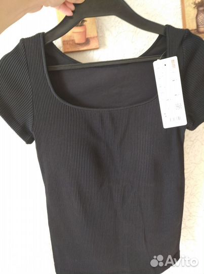 Uniqlo топ с бра, размер S. Куплен в Японии