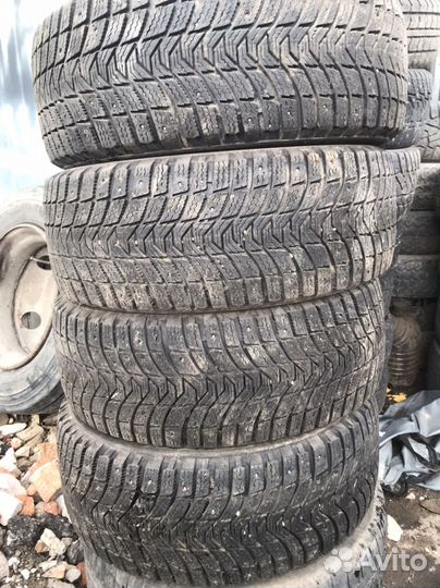 Michelin X-Ice 215/55 R16