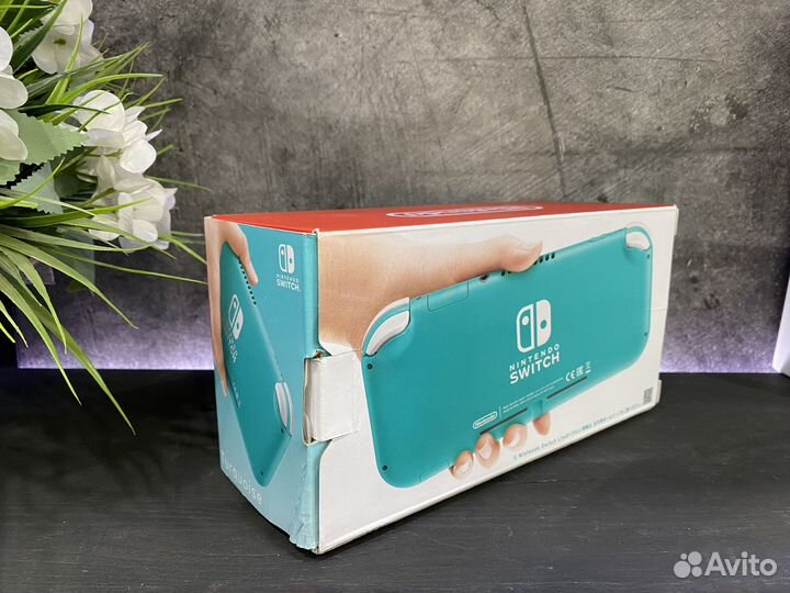 Портативная игровая консоль Nintendo Switch Lite