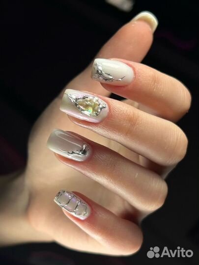 Нужна модель на наращивание ногтей