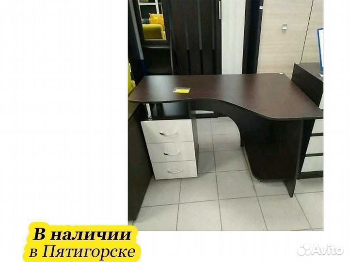 Компьютерный стол новый