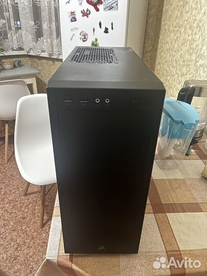 Компьютерный корпус corsair carbide 100r