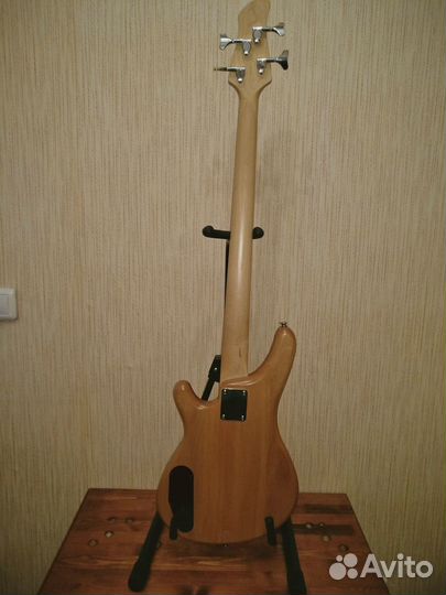 Бас-гитары Yamaha MB 40 MotionB, trbx 504 TBN