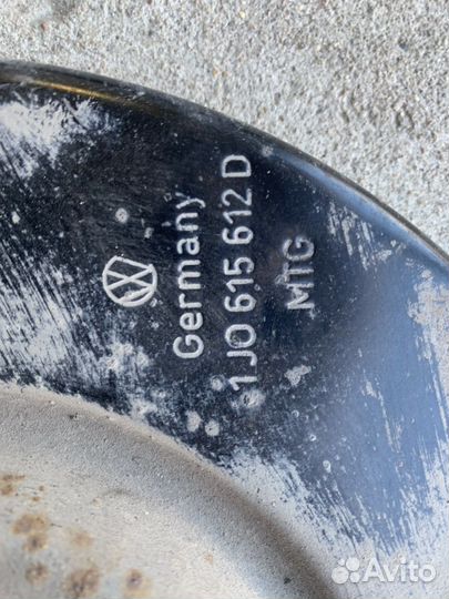 Пыльник задней ступицы Skoda Rapid