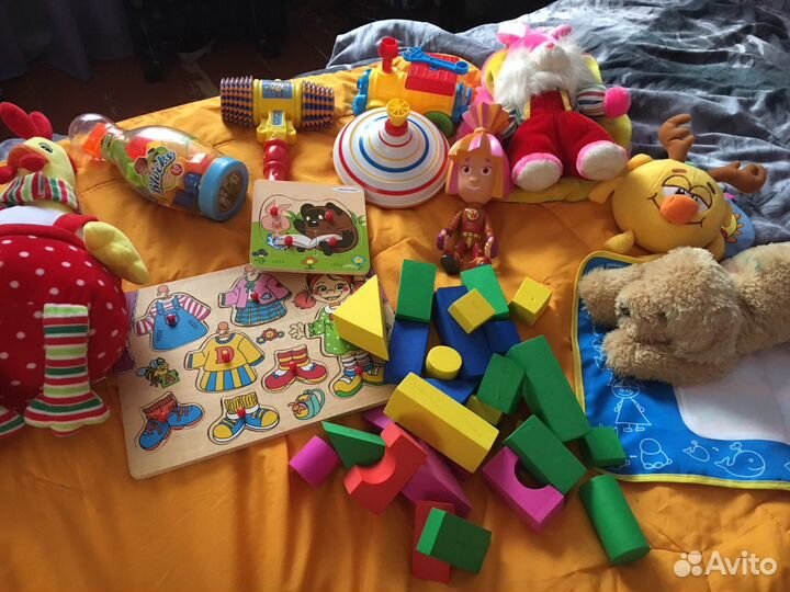 Развивающие игрушки пакетом