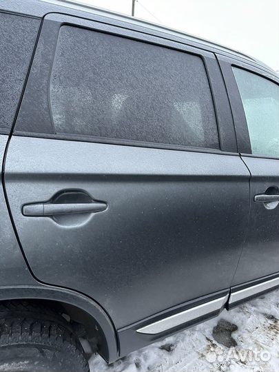 Mitsubishi outlander 3