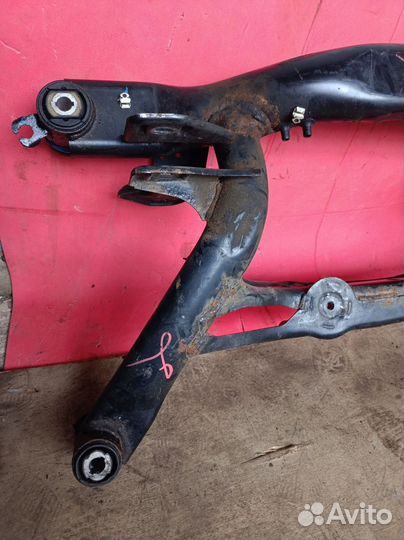 Подрамник задний Volkswagen Tiguan