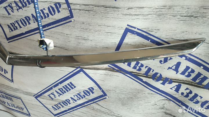 Молдинг решетки радиатора Citroen C4 2005